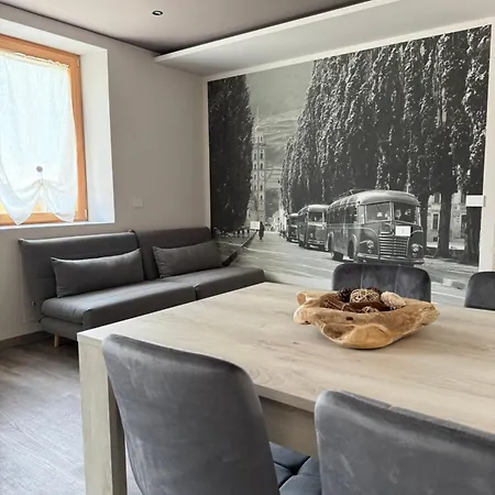 La Casa Di Adele Apartamento Tirano