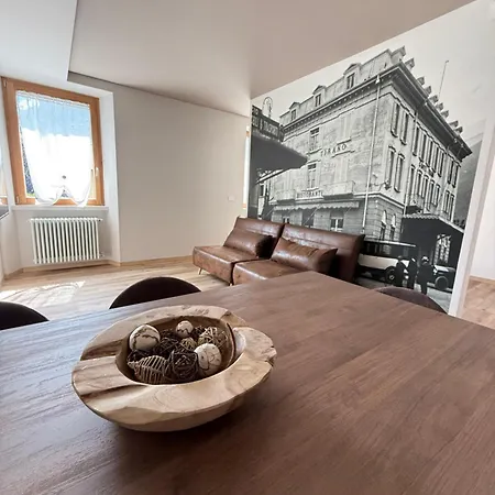 La Casa Di Adele דירה טיראנו