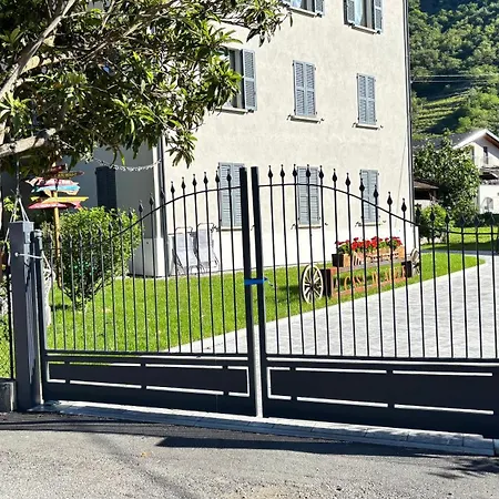 La Casa Di Adele דירה טיראנו