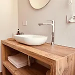 公寓 La Casa Di Adele 蒂拉诺